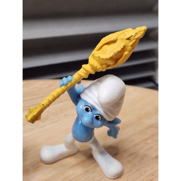 McDonald Smurf Toy Figurines 2011 - Picture 3 of 5